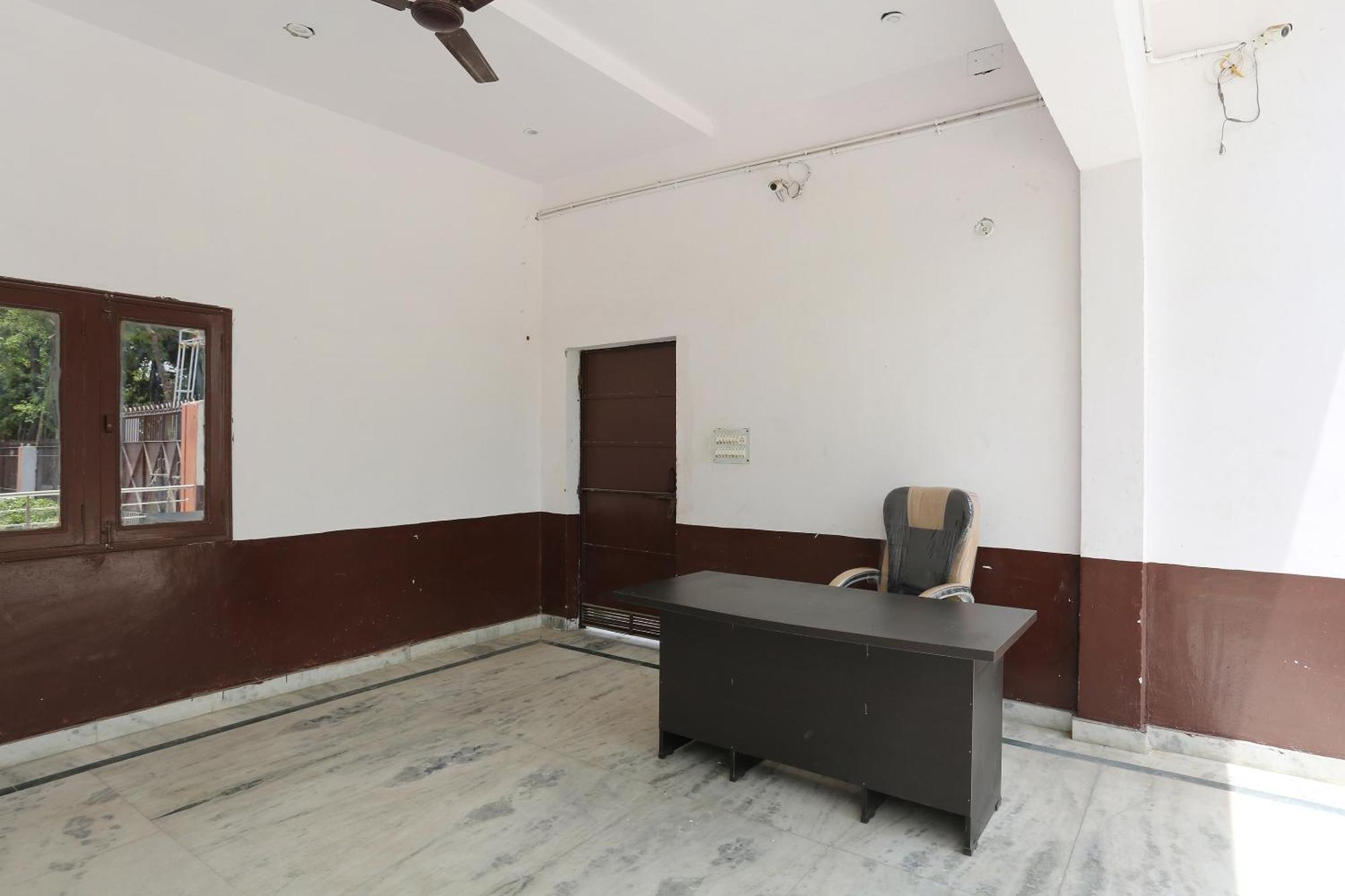 Spot On Angel Garden Hotel Alīgarh Екстериор снимка